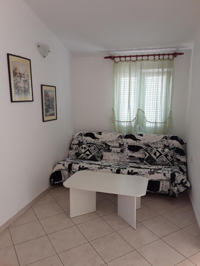 Apartments And Rooms Markovski Palit Exterior photo