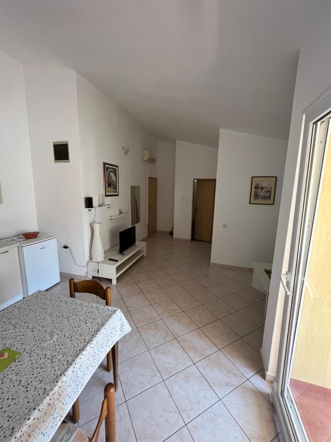 Apartments And Rooms Markovski Palit Exterior photo