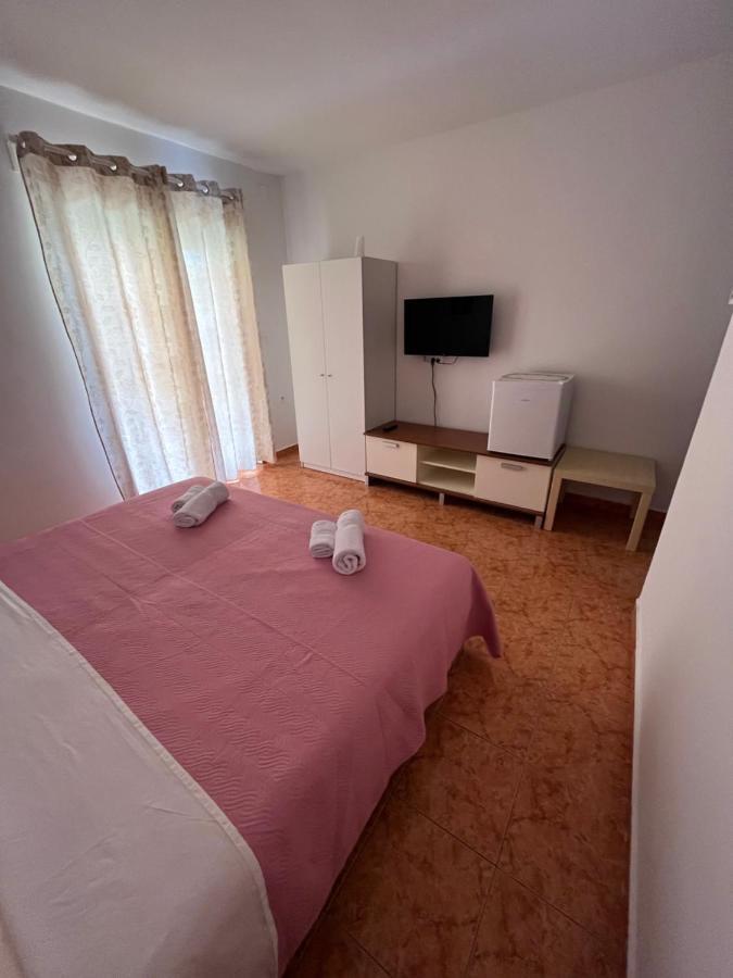 Apartments And Rooms Markovski Palit Exterior photo