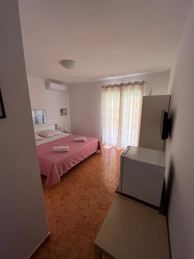 Apartments And Rooms Markovski Palit Exterior photo