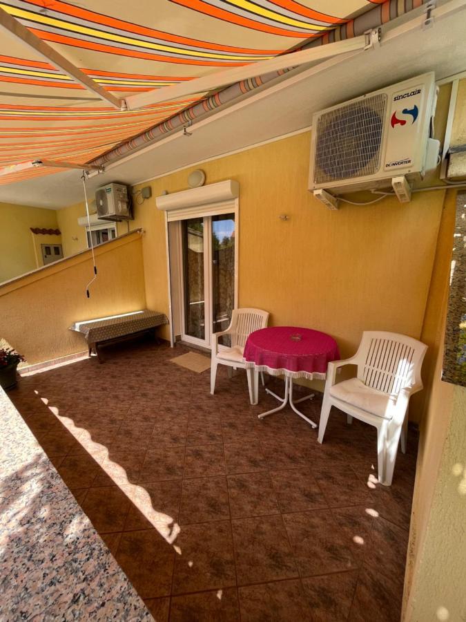Apartments And Rooms Markovski Palit Exterior photo