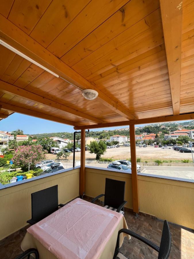 Apartments And Rooms Markovski Palit Exterior photo