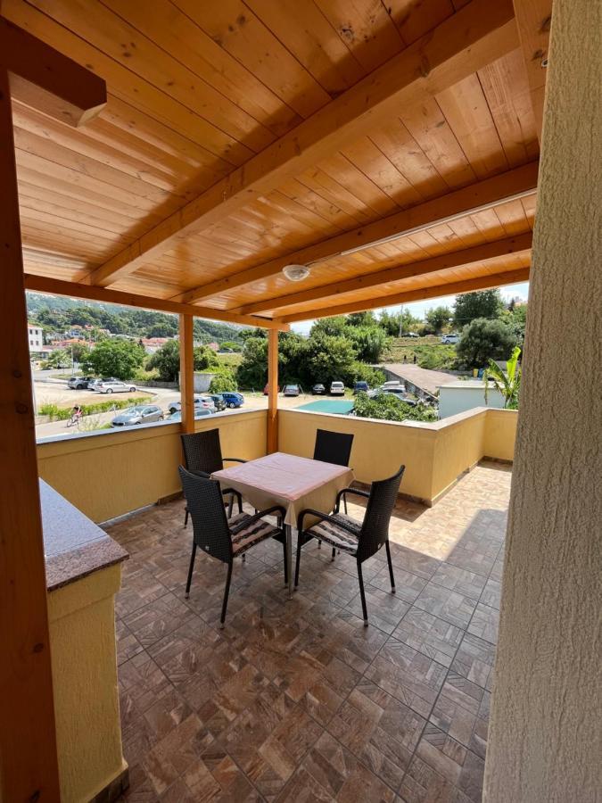 Apartments And Rooms Markovski Palit Exterior photo