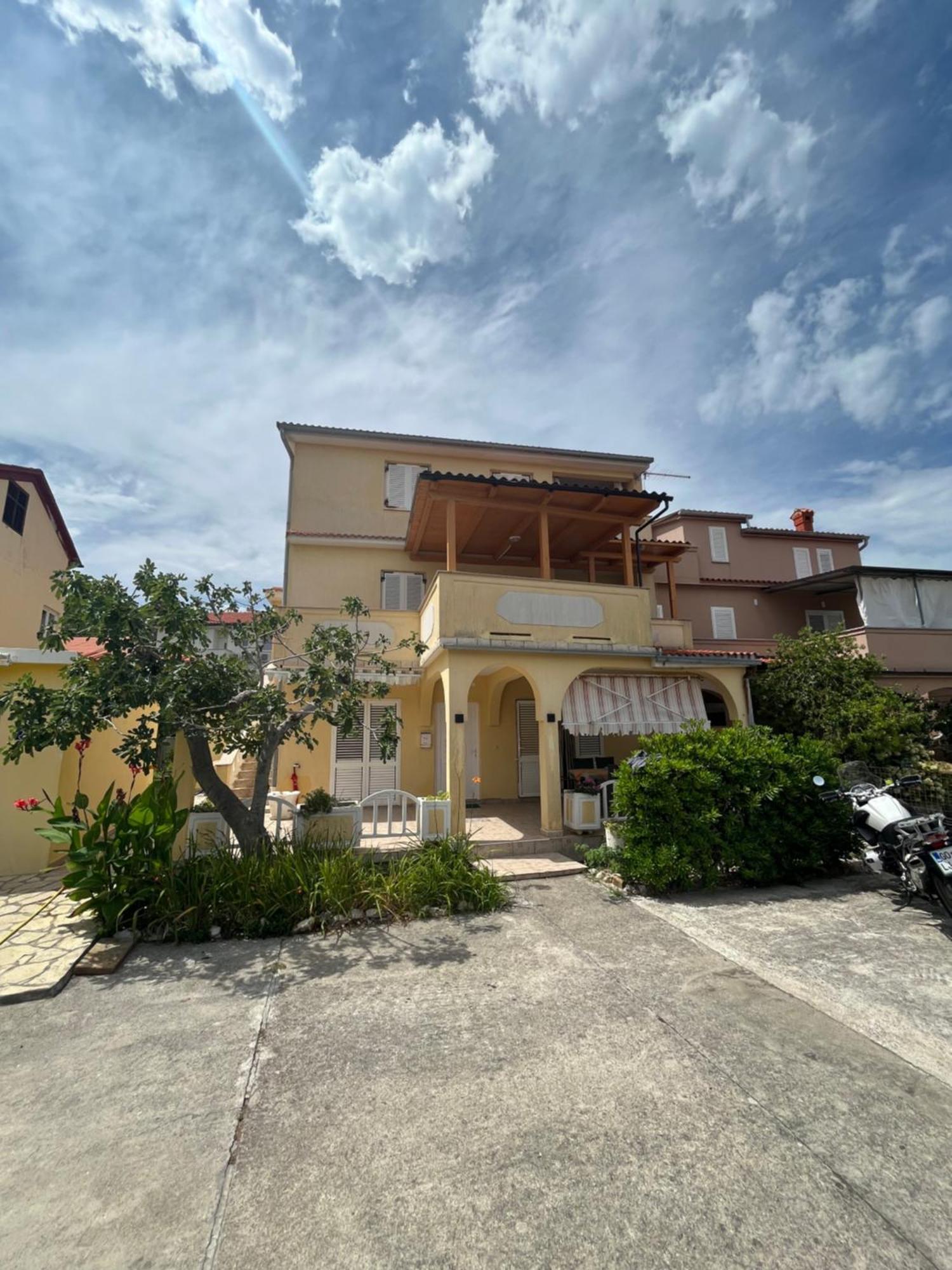 Apartments And Rooms Markovski Palit Exterior photo
