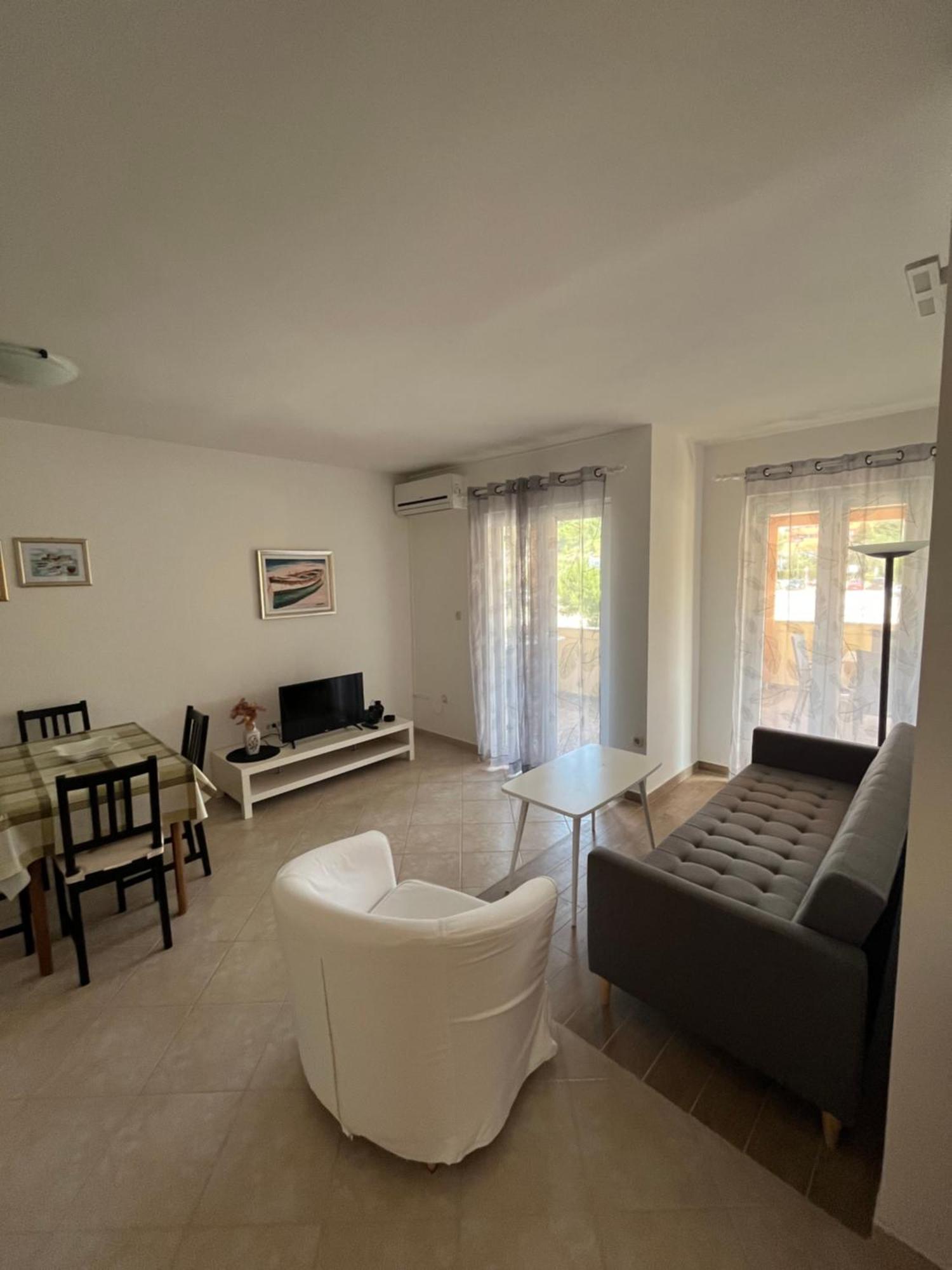 Apartments And Rooms Markovski Palit Exterior photo
